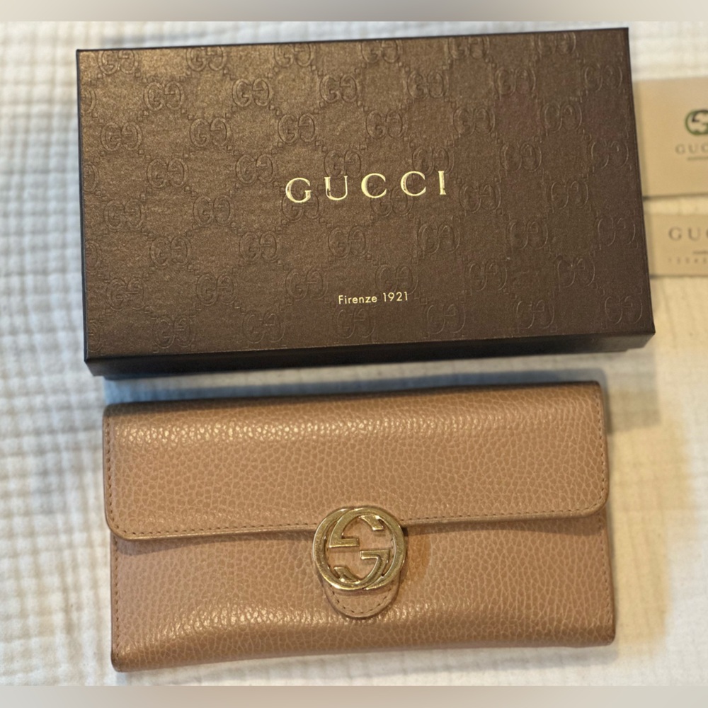 Gucci Interlocking Camelia Wallet Marmont Leather w/COA